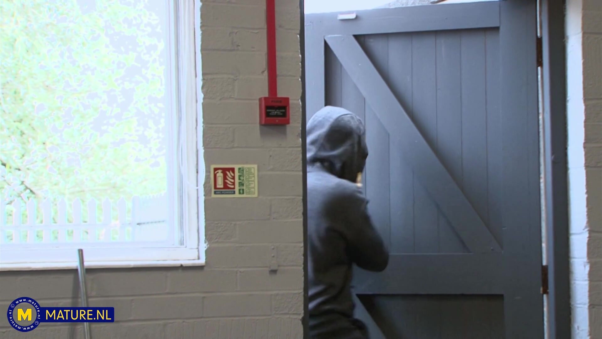 MatureNL.Stacey.Saran.Officer.And.The.Perp