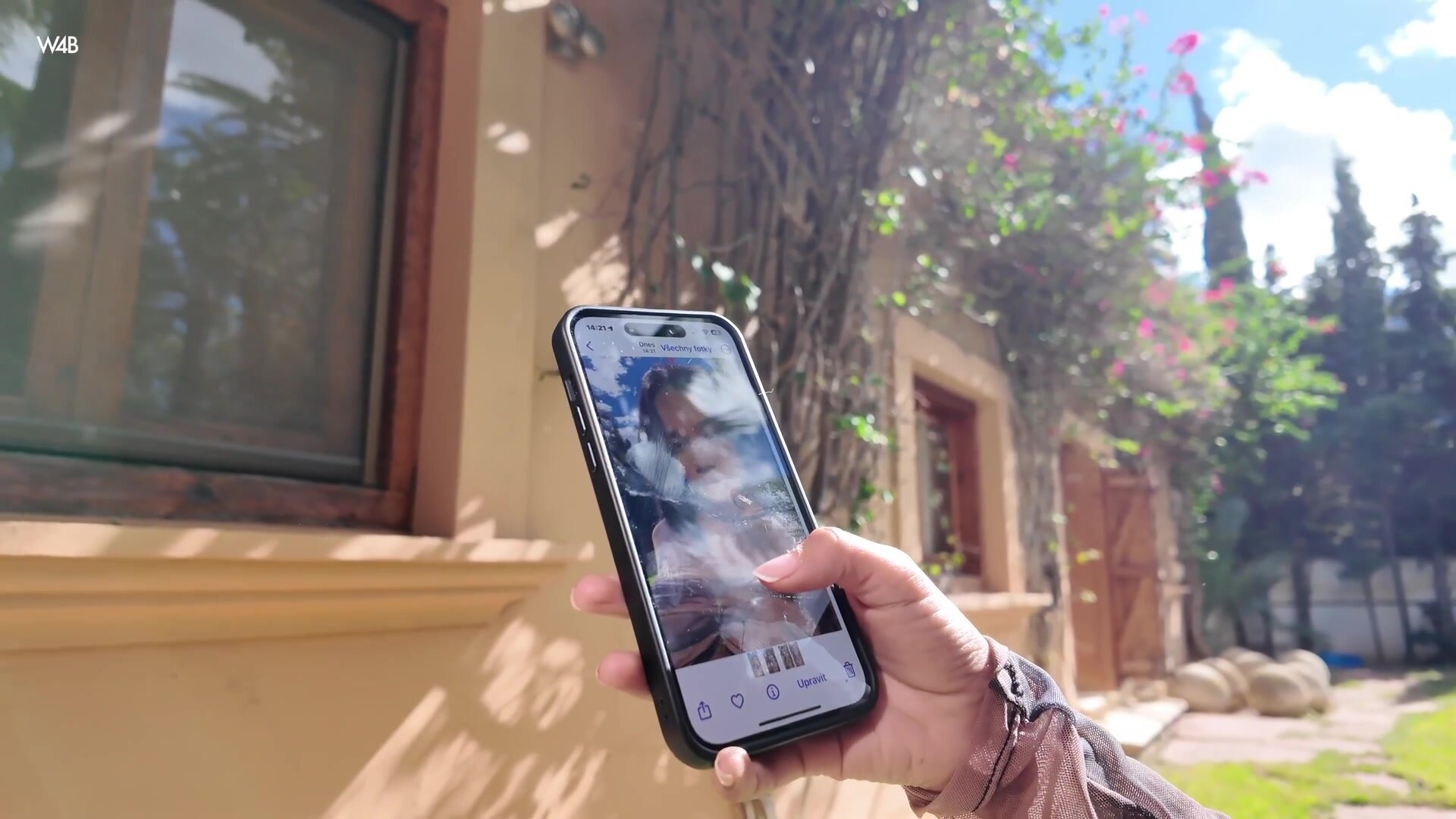 Watch4Beauty - Dulce Sweet - Under The Palm Trees Backstage