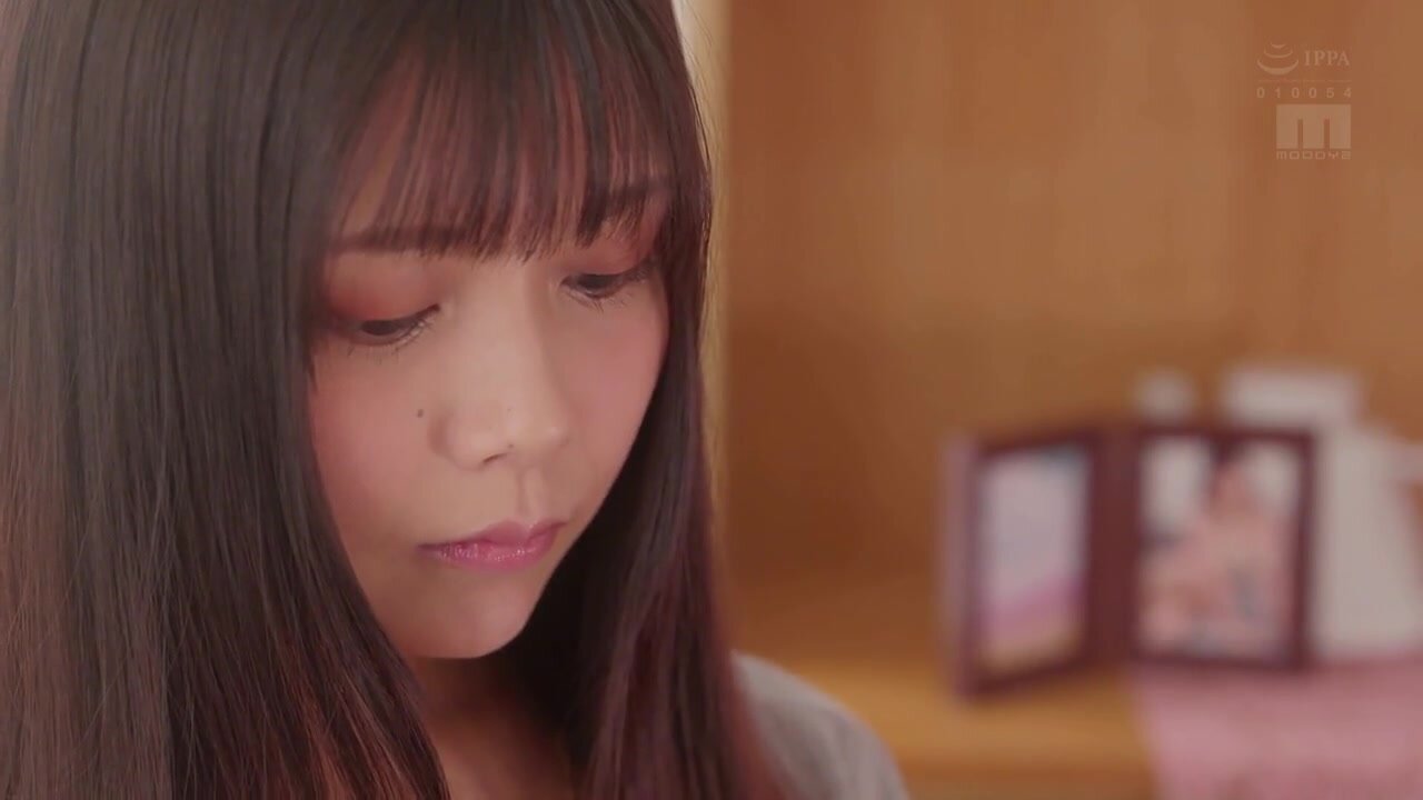 MIDA-414 I was flowers to be a lewd swimsuit model at a cosplay shop... I'm a former idol who was flowers to entertain perverted clients with gangbang creampies... Miyu Imai