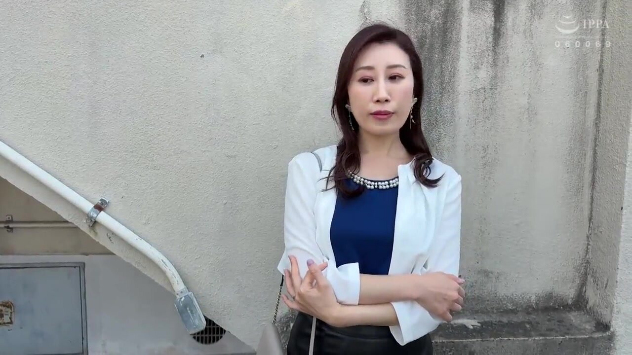 SYKH-164 "Streetwalking Wife" B-class MILF Sawa 38 years old