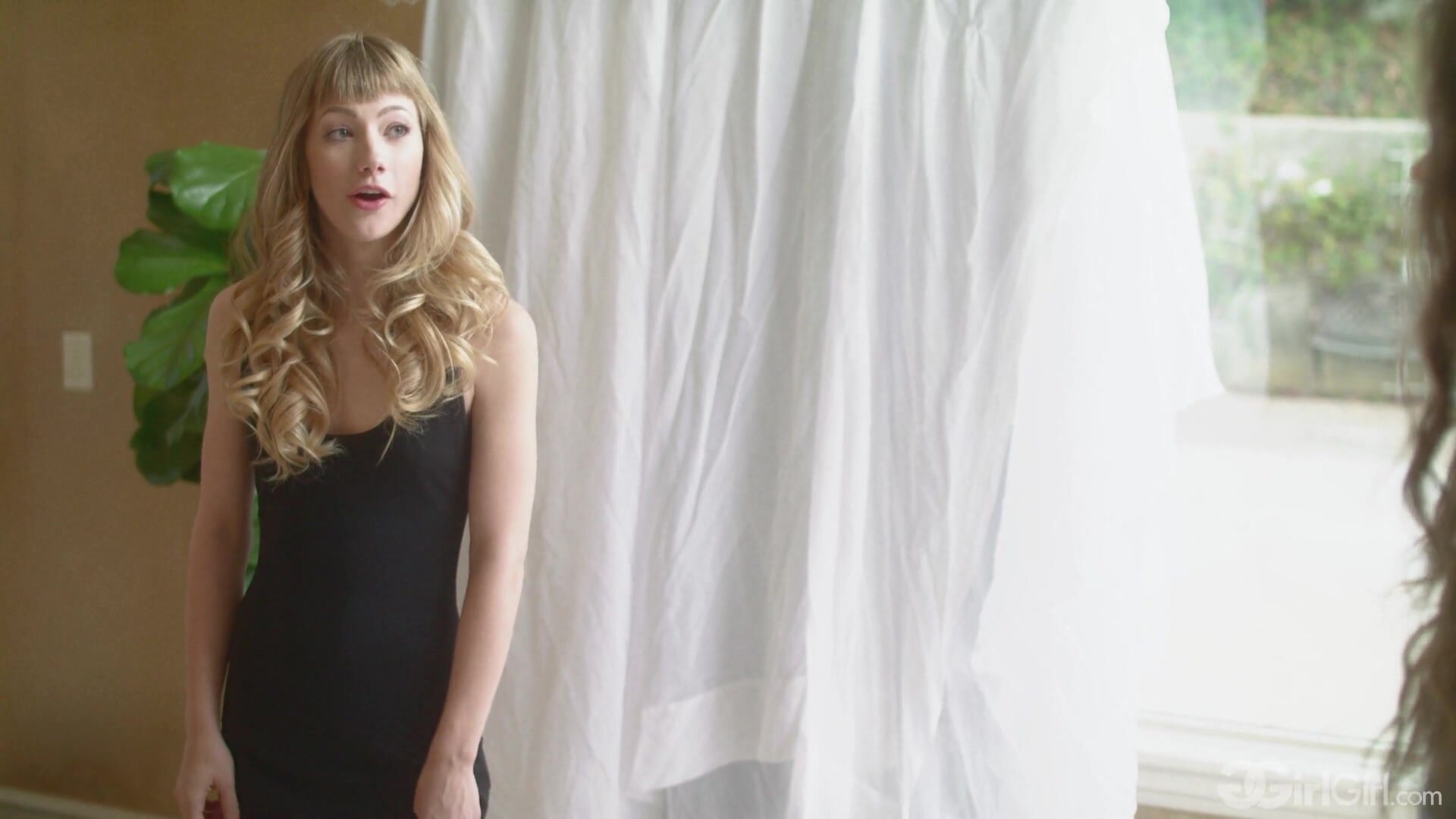 Elena Koshka Ivy Wolfe Masseuse Takes Advantage Of Her Client