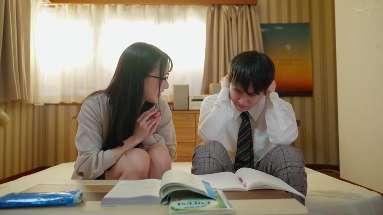 HUNTC-382 "Today is special, so I'll wear it, so study hard." The beautiful tutor's cosplay is super sexy! To motivate me, who hates studying, my beautiful tutor gives me some naughty private lessons in cosplay!