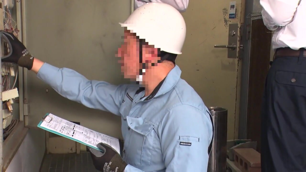 NHDTC-130 If someone comes, she puts her skirt back and stops! She takes advantage of the opportunity to re-insert! A big-assed office lady in broken pantyhose who is repeatedly writhing in agony with sticky clothes from behind, her emotions are all messe