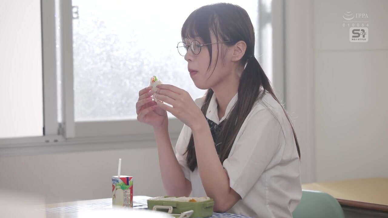 SONE-908 "Please use my pussy anytime." A schoolgirl who doesn't want to be left out uses her body to flatter her classmates. Nanami Kodama