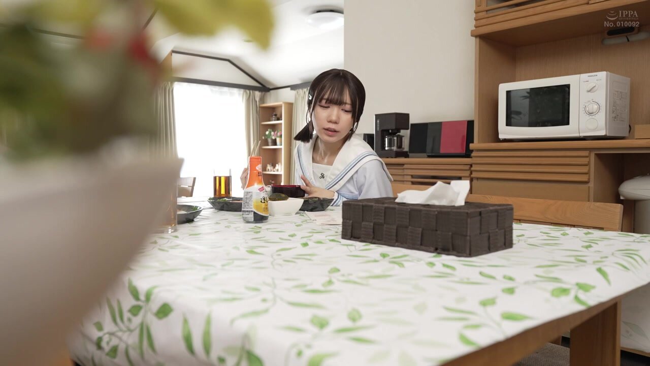 PIYO-224 "Daddy, if you love me, put it in raw." The twisted love between an adolescent daughter and her father, and the creampie... Hinata Yuna