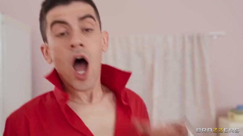 Niky Bimbodoll, Clea Gaultier, Kenia Music In Escandalo! Drama Behind The Camera