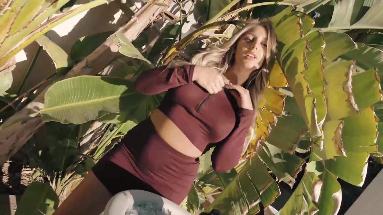 Kayley Gunner - Huge Oiled Booty Smashed Hard And Raw