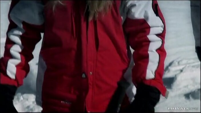 Diana Gold Horny Threesome 2