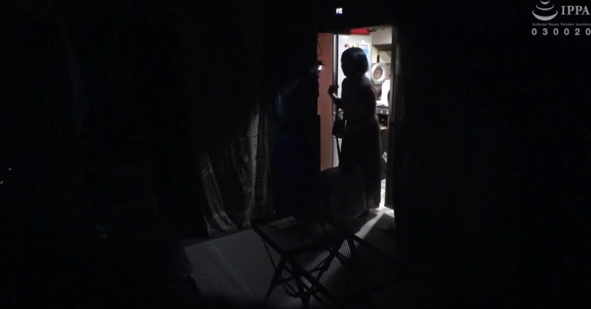 C-2900 C-2900 I Naturally Made A Move On My Wife's Female Friend [Married Woman Terumi (pseudonym) 36 Years Old] Who Came To Stay In My Room (28)