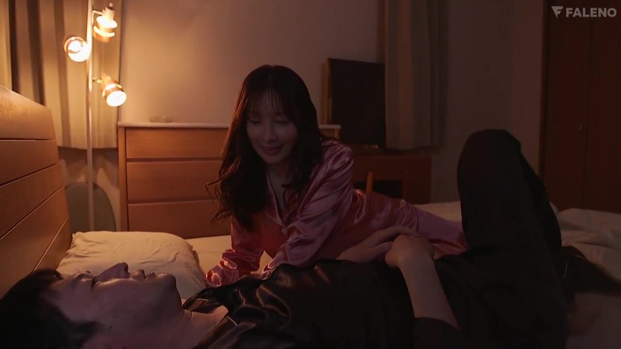 FNS-118 I was caught in my husband's trap... I was seduced by the pleasure of the big-cocked masseuse and was cuckolded. Goddess Jun