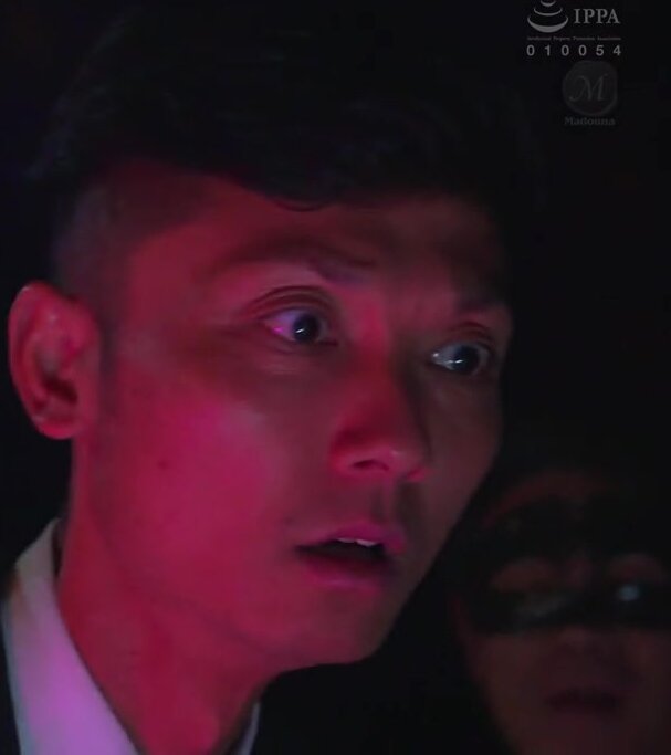 JUR-515 Happening Bar Married Woman NTR "It's for you..." My wife said, but before I knew it, she was obsessed with the men who flocked to her. Mariko Furuto Shiori Nogami