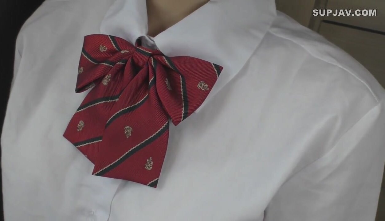 [Implantation Pregnancy] 18-year-old Short-haired Beauty And Creampie! A Beautiful Woman Who Likes Old Men Is Made To Cum! A Large Amount Of Creampie In The Cervix Of The Suction Device And Simultaneous Climax! Pregnancy Is Inevitable!