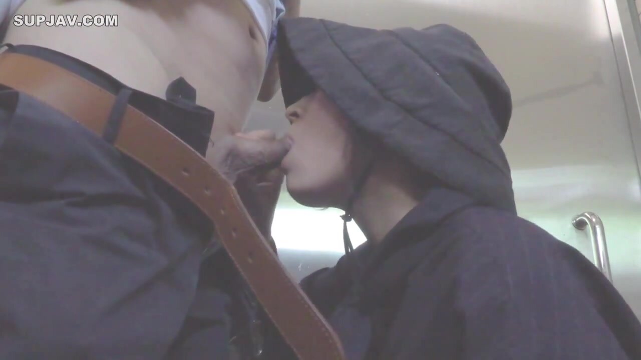 [Private Shoot, Public Toilet, In The Car, Blowjob & Sex] Frustrated Wife With Big Nipples And Sexy Clit I Get Excited When A Married Woman Comes Into The Park Toilet And Do It! After That, I Make Her Suck Me In The Car And Cum Inside Her At The Hotel!!