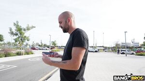 Sara Diamante - Sara Loves Public Anal in 4K