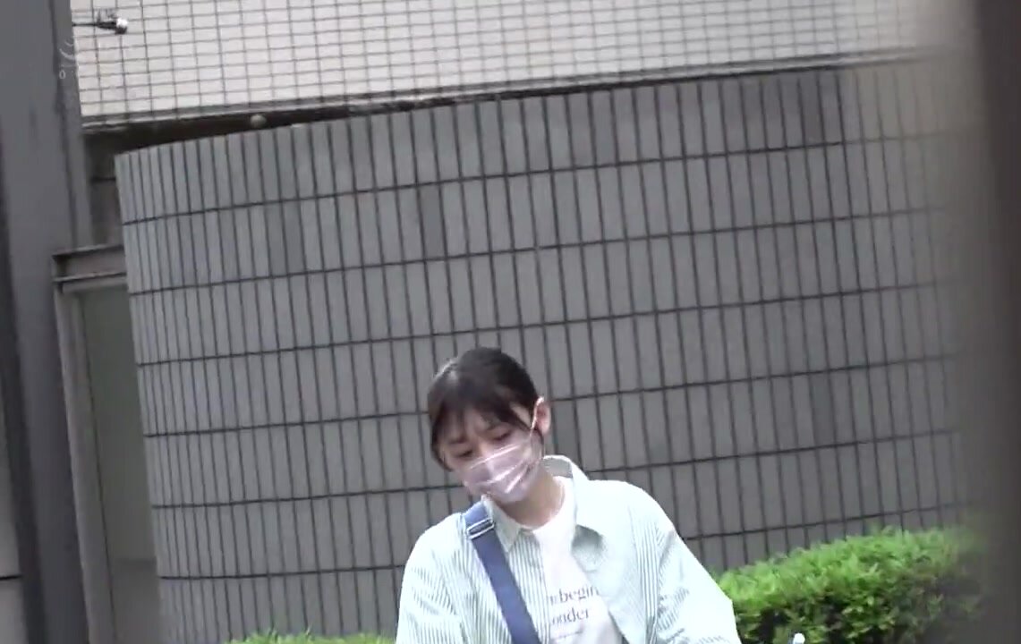 CLUB-887 Stroller wife tailed and secretly filmed, drugged and flowers