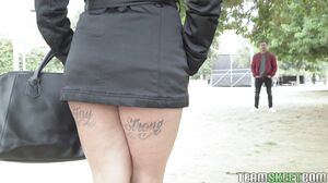 Kiara Strong - Oye Loca