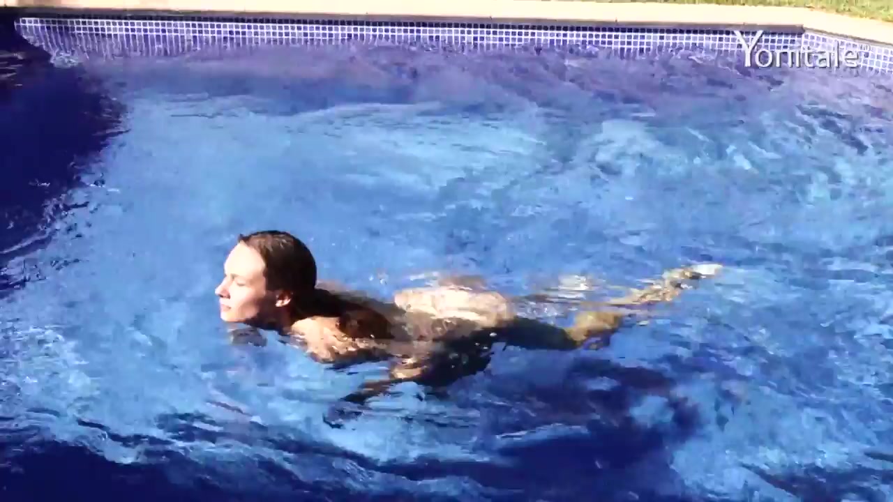 Celine Y - Swimming with Celine Y