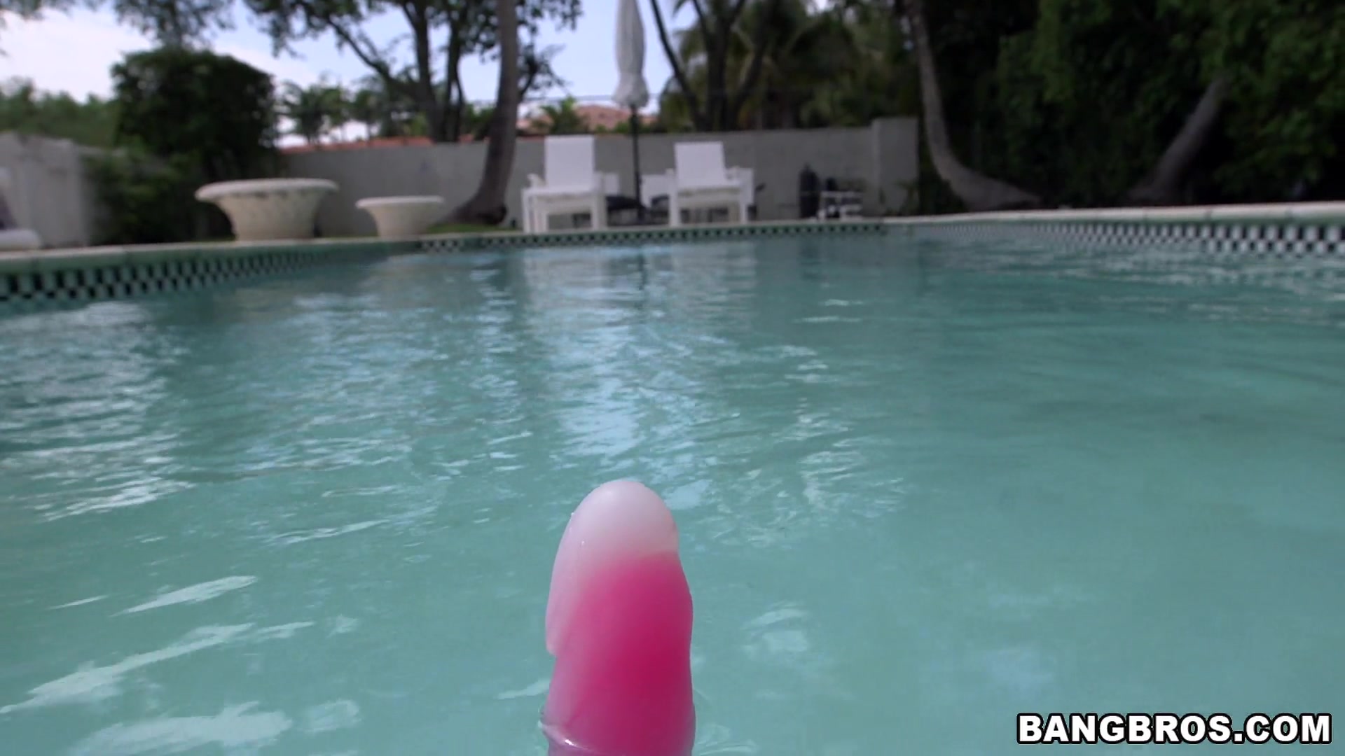 Anal Sex in Miami with Tiny Dirty Blonde White Girl