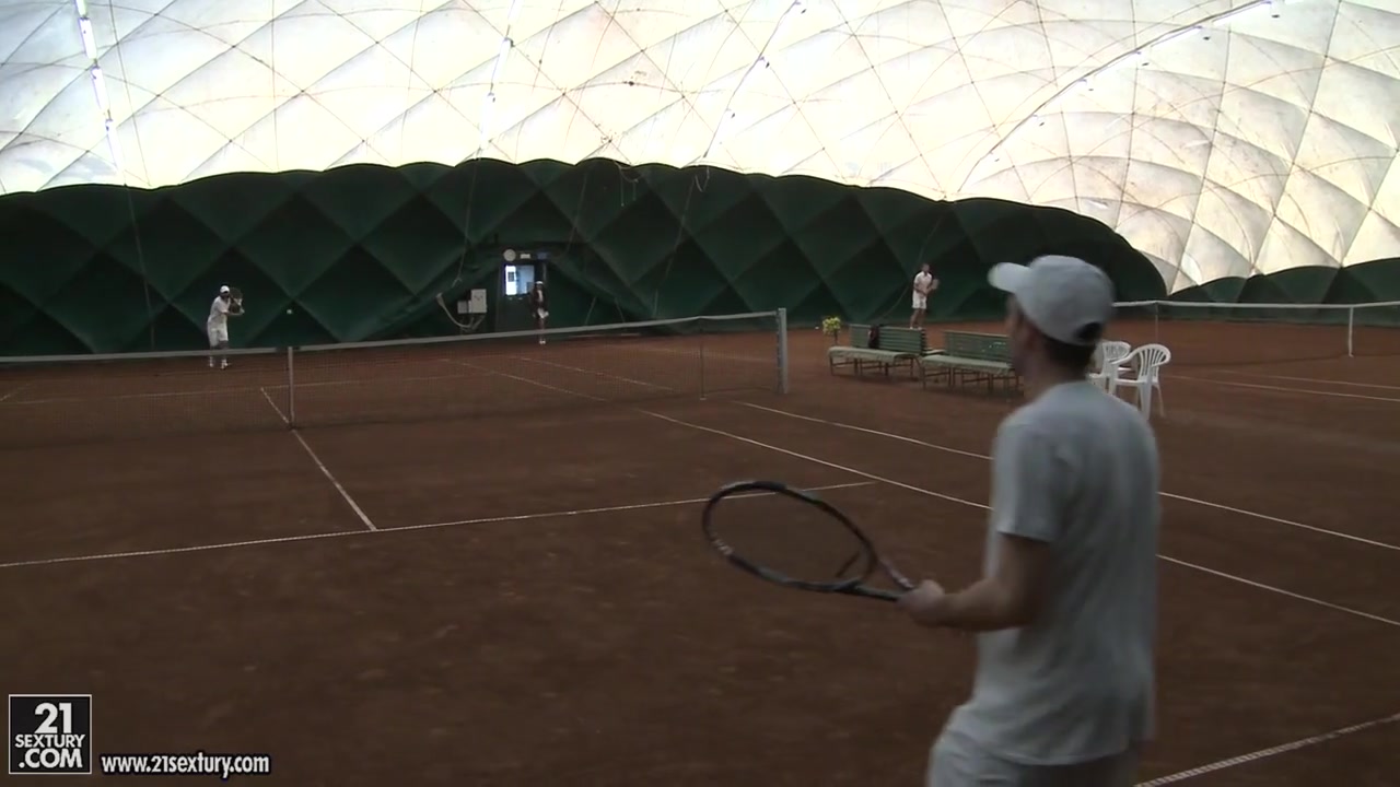 Anissa Anal Tennis Practice