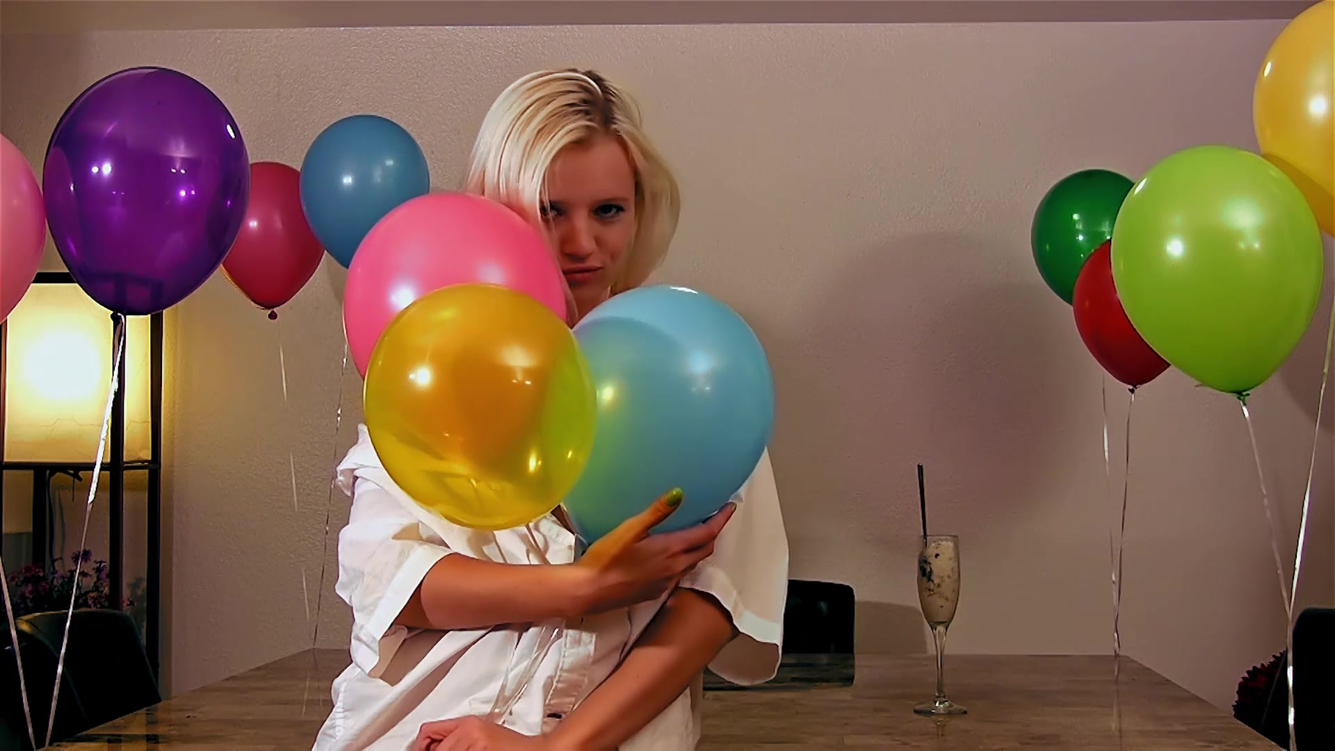 David-Nudes - Tatyana Fun with Balloons