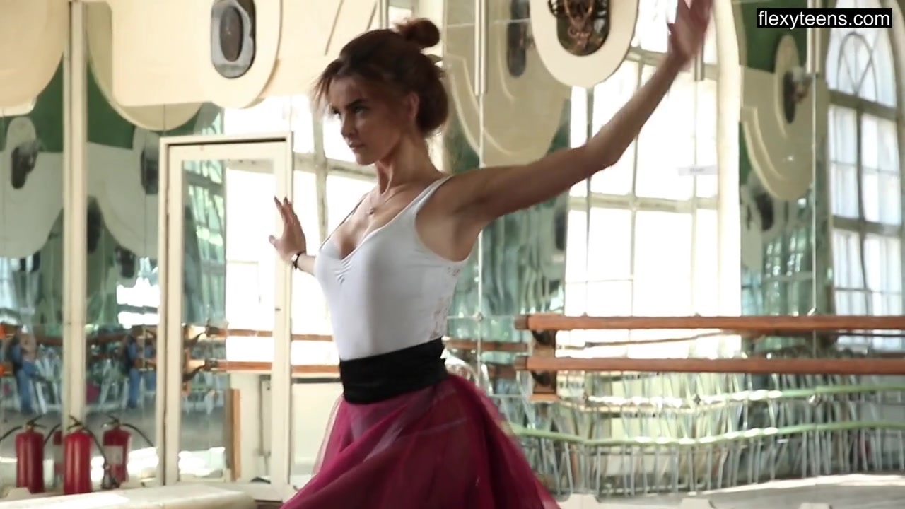 Dancer - Alla - Flexible And Sexy