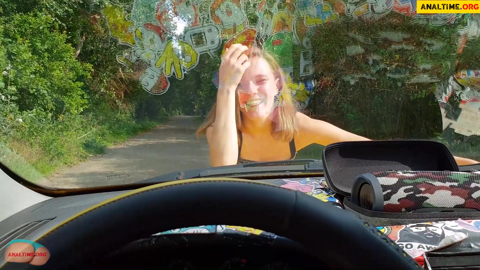 Fucks sexy german woman in car