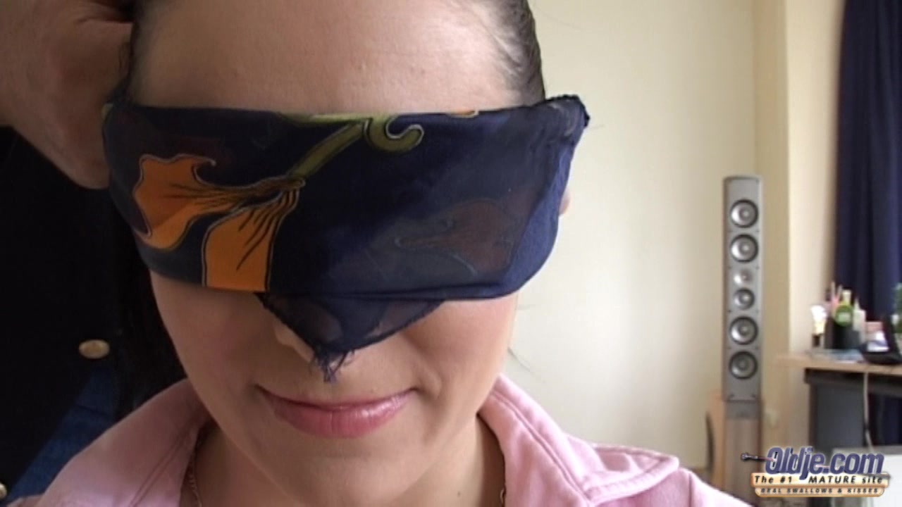 Oldje - Blindfold Game with Kate C Donald
